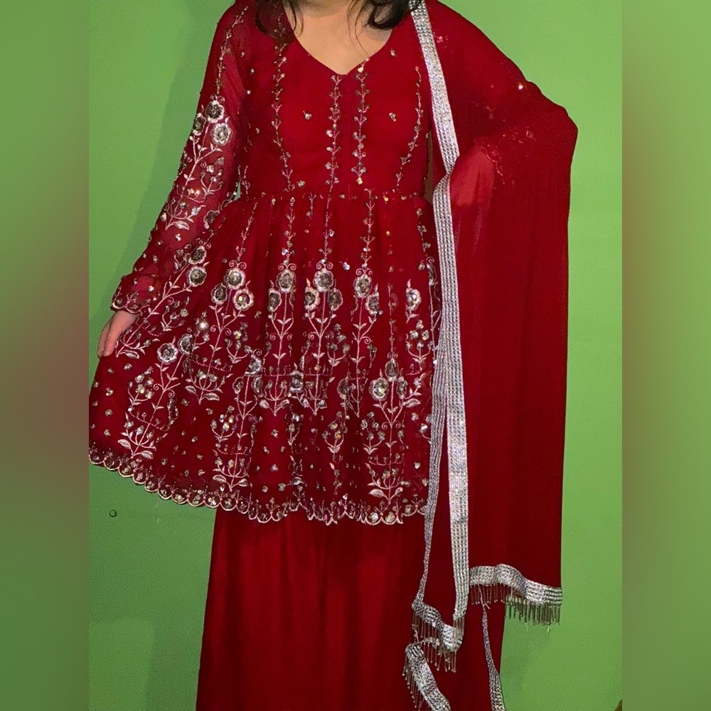 Umbrella dress 36 Size comes with everything - Picture 2 of 7